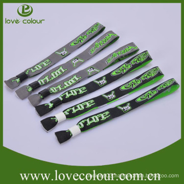 Custom polyester jacquard wristband/cheap embroidery bracelet for festival